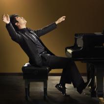 Lang Lang action shot credit Detlef Schneider
