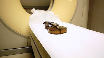 _67767231_titanicviolinscan